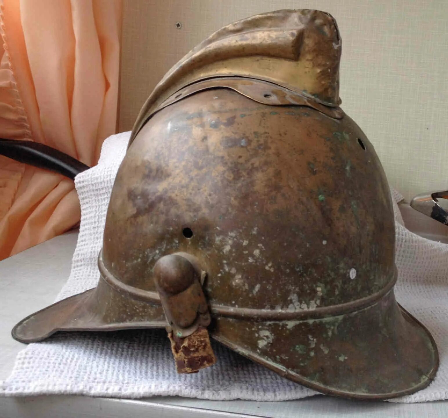 Каска пожарного ссср. Каска пожарного 20 век. Каска рядового пожарного 1923. Каска пожарного м-103-61. Пожарная каска 1923.