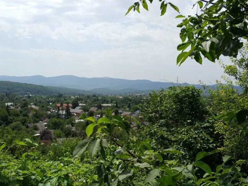 Храм апшеронск. Город хадыженск краснодарский. Рекламные щиты хадыженск. Природа города хадыженска краснодарский край. Свято ильинский храм хадыженск.