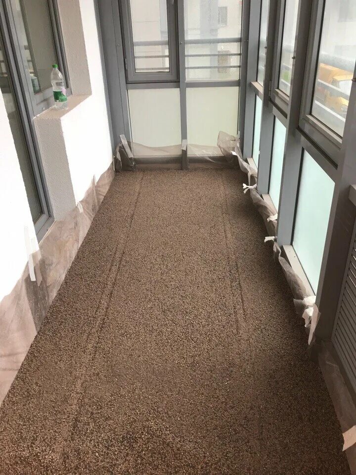 пластиковый настил. отделка пола на лоджии. покрытие на балкон на пол. пластиковый настил для пола. Runnen руннен настил.