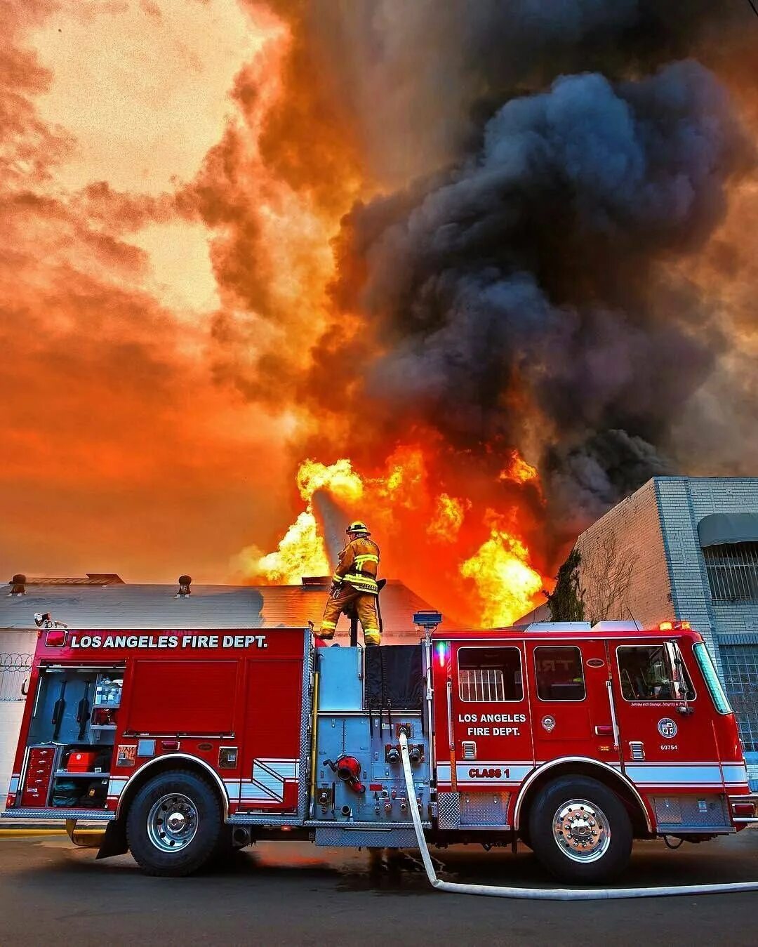 Пожарная машина. 112. Апс пожарная машина урал. Fire. Пожарная машина.