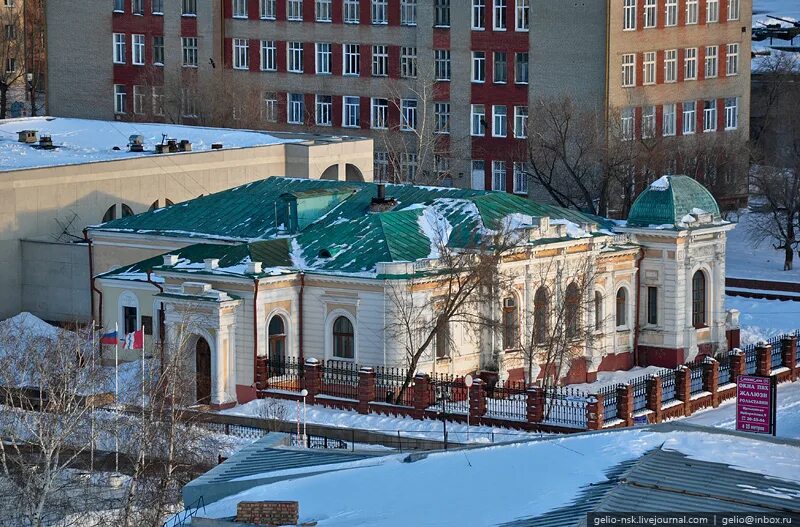 Омск 3 центр. Особняк купца Батюшкова Омск. Каменный особняк купца Батюшкина в Омске. Особняк купца Батюшкова (дом Колчака). Резиденция Колчака в Омске.