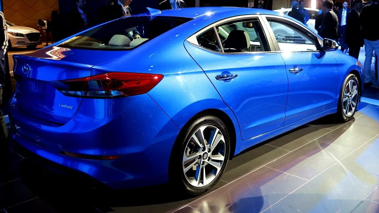 Синяя элантра. Hyundai elantra 2022 синий. хендай элантра 2022 синяя. элантра 2021 синяя. солярис элантра 2022.