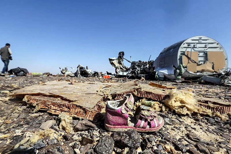31 октября мужчина. Крушение Airbus a321 Египет. Катастрофа a321 над Синайским полуостровом. Над Синаем крушение а321 Египет. Самолет a321 "Когалымавиа". 224 Погибших.