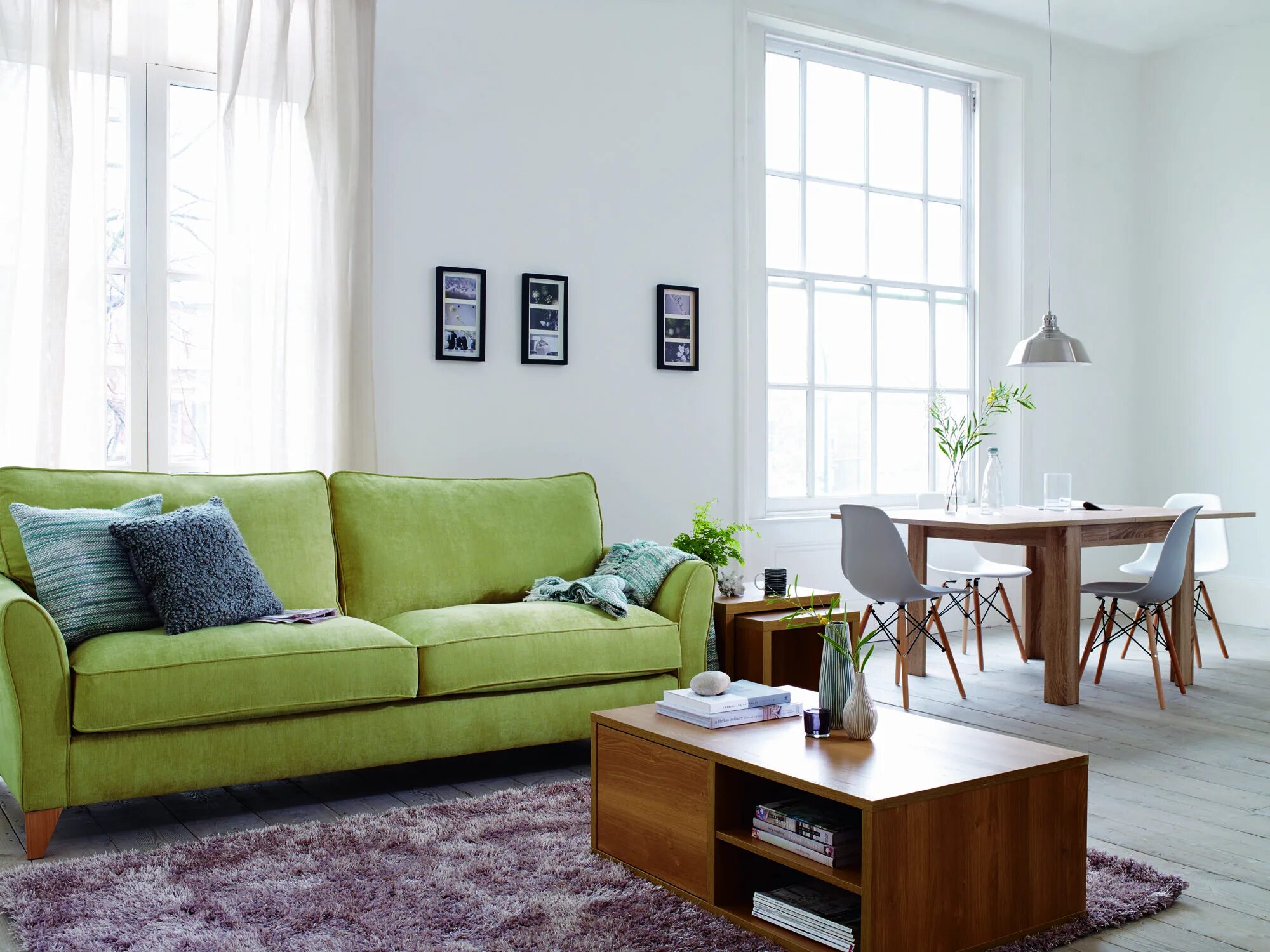 Зеленый диван сбоку. Диван светло зеленый. Зеленый диван в интерьере. Салатовый диван.