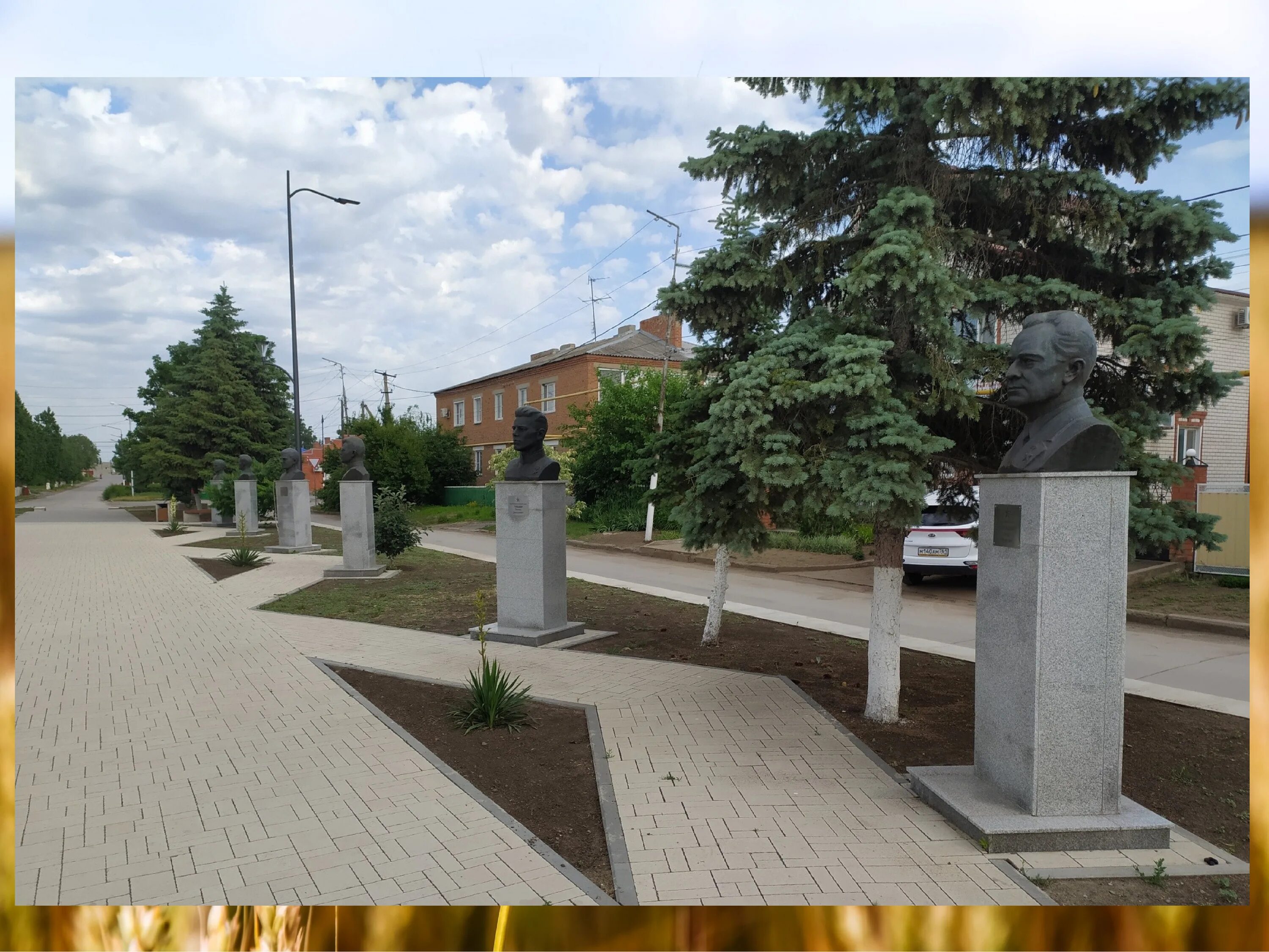 Памятник в тацинской танки. Аэродром морозовск ростовская. Станица тацинская ростовская область. Тацинская морозовск. Станица тацинская.