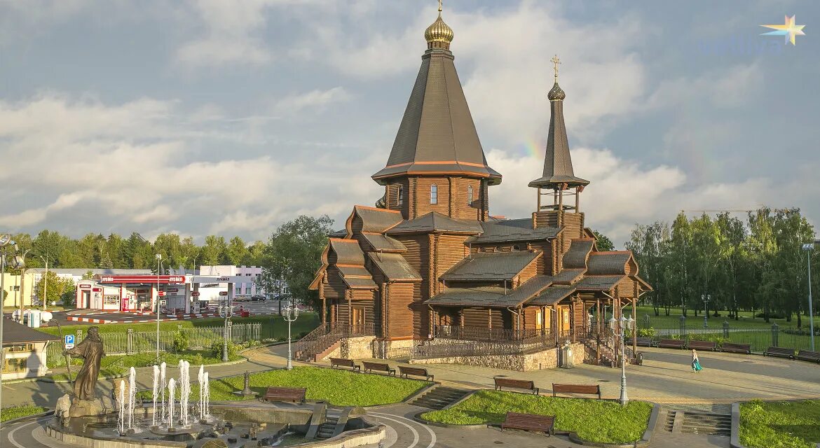 Храм святой троицы минск. Храм святой троицы минск. Церковь троицы минск. Храм лето. Храм святой троицы в минске фото.