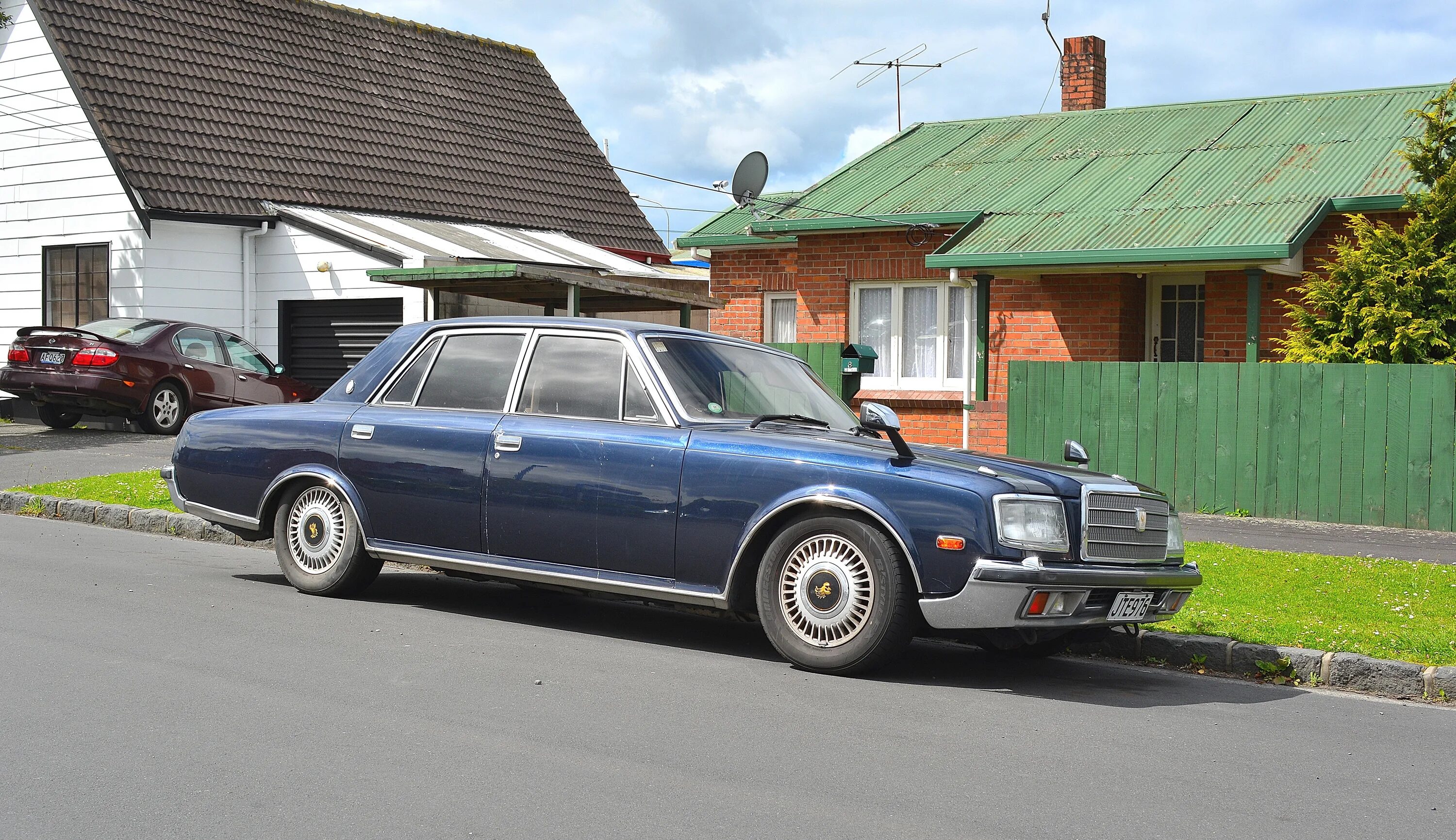 1993 век. Toyota Century 1967. Тойота Century 1993. Тойота сенчури 1967. Тойота сенчури 1976.