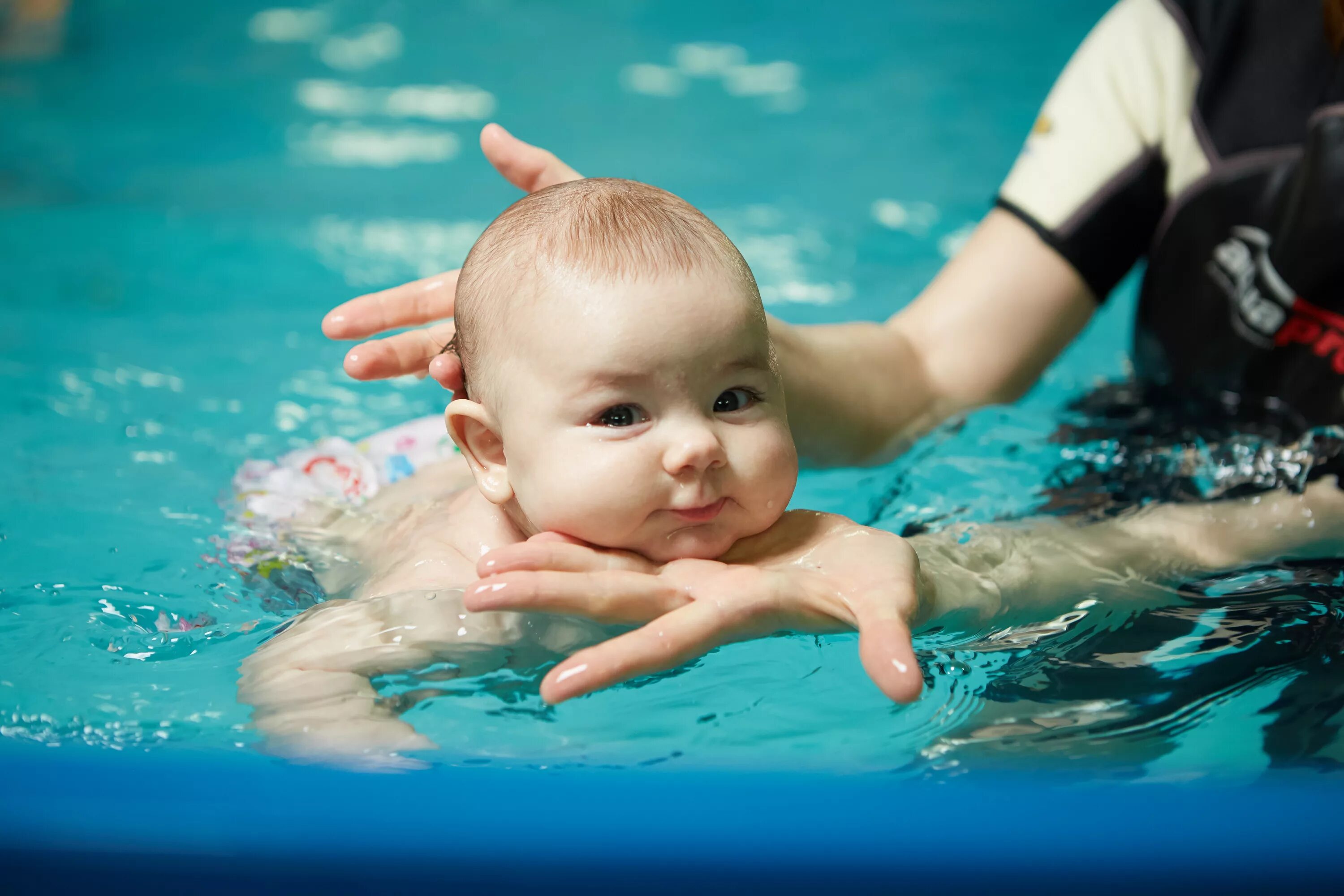 Плавание для детей краснодар. Плавание дети. Плавание для грудничков. Дети в бассейне.