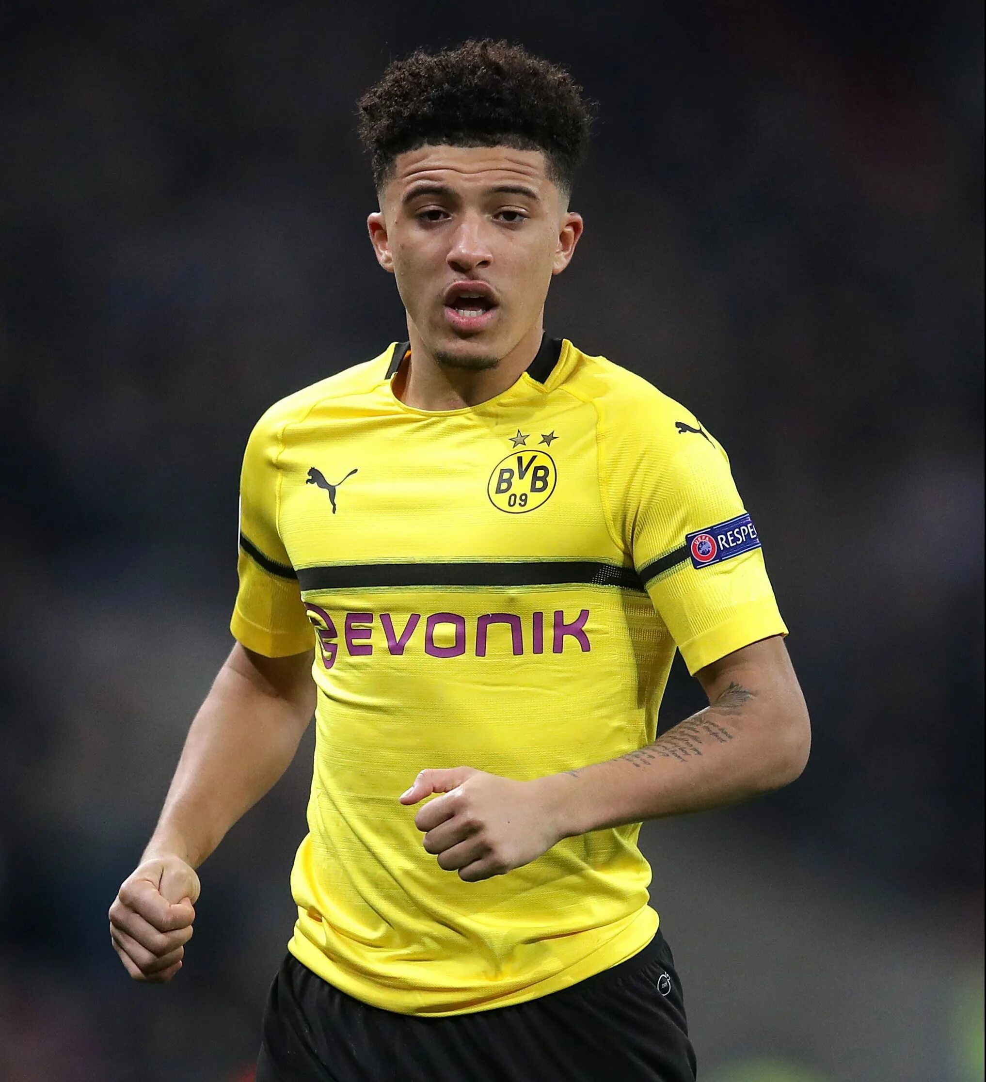 Джейден санчо футболист боруссия дортмунд. Санчо. Джейдон санчо в боруссии. Санчо боруссия. Футболист джейдон санчо.