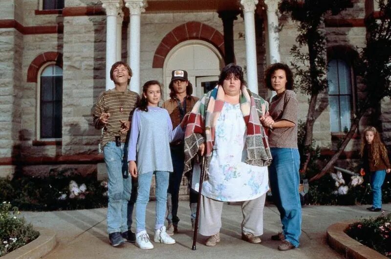 что гложет гилберта. леонардо ди каприо гилберт грейп. что гложет гилберта грейпа фильм 1993 джонни депп. джонни депп гилберт грейп. что гложет гилберта.