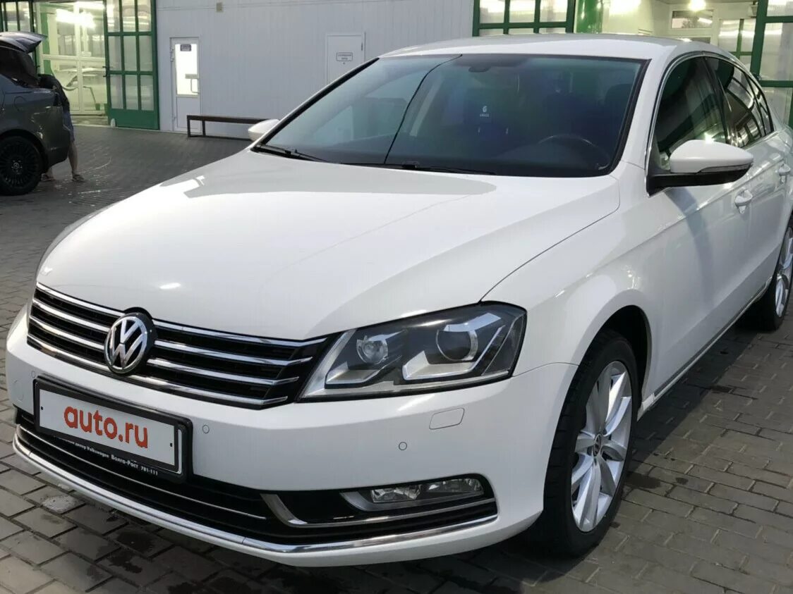 Купить volkswagen с пробегом. Volkswagen Passat b7 белый. Фольксваген Passat белый b7. Volkswagen Passat b7 седан. Фольксваген Пассат б7 2011.