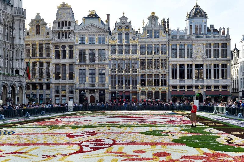 Гран-плас. Площадь гильдий в брюсселе. Здание фламандский стиль бельгия. Брюссельская ратуша бельгия. Площадь гранд-плас брюссель бельгия.