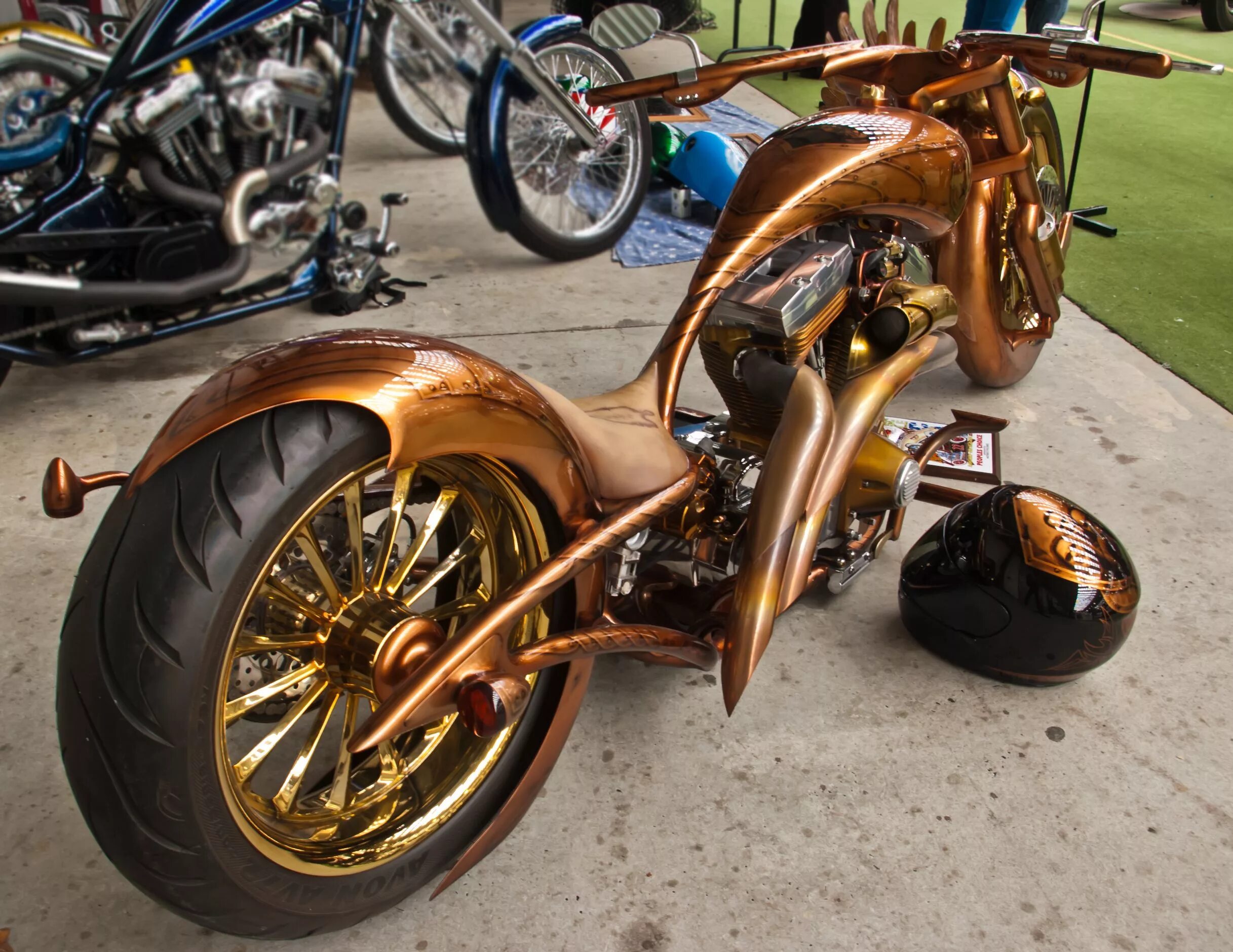 Custom images. Bike stels custom. крис кастом мотоцикл. кастом-чоппер медь бразилия. кастом чоппер.