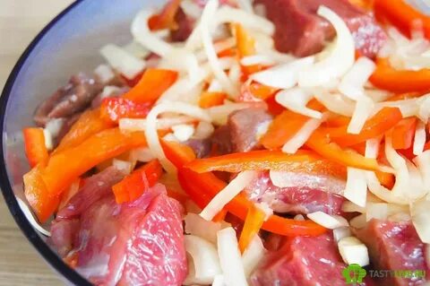 Мясо с перцем болгарским и картофелем