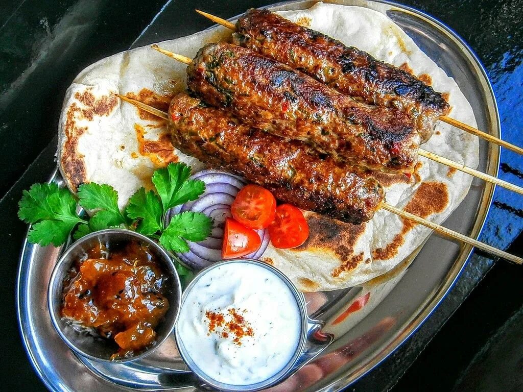 Lamb Seekh Kebab. Lamb Seekh Kabab. The Kebab Новокузнецк. Шор кебаб.