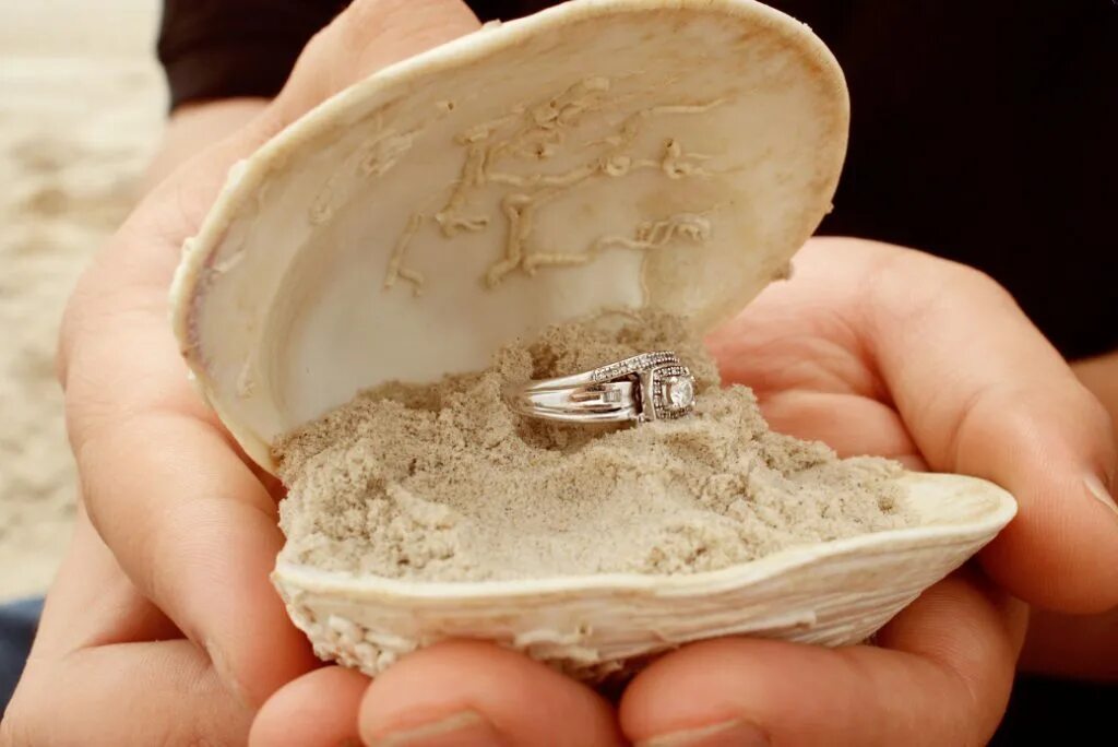 маленький подарок для женщины. идеи с киндером сюрпризом. коробочка для колец на свадьбу. как оригинально подарить кольцо. как оригинально подарить кольцо.