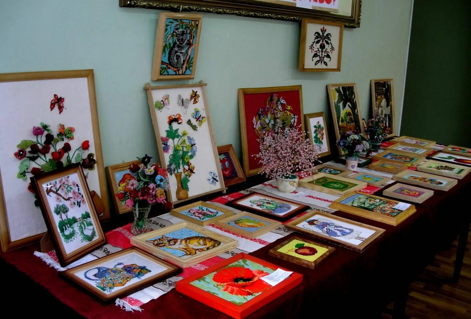 декоративно прикладное творчество. декоративное творчество для детей. творческое прикладное искусство. декоративно прикладное творчество. выставка декоративно-прикладного творчества.