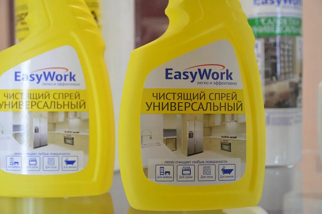 Чем помыть зеркало без разводов. EASYWORK универсальное моющее средство. Универсальный чистящий спрей EASYWORK. EASYWORK для духовок. Как мыть зеркала без разводов.