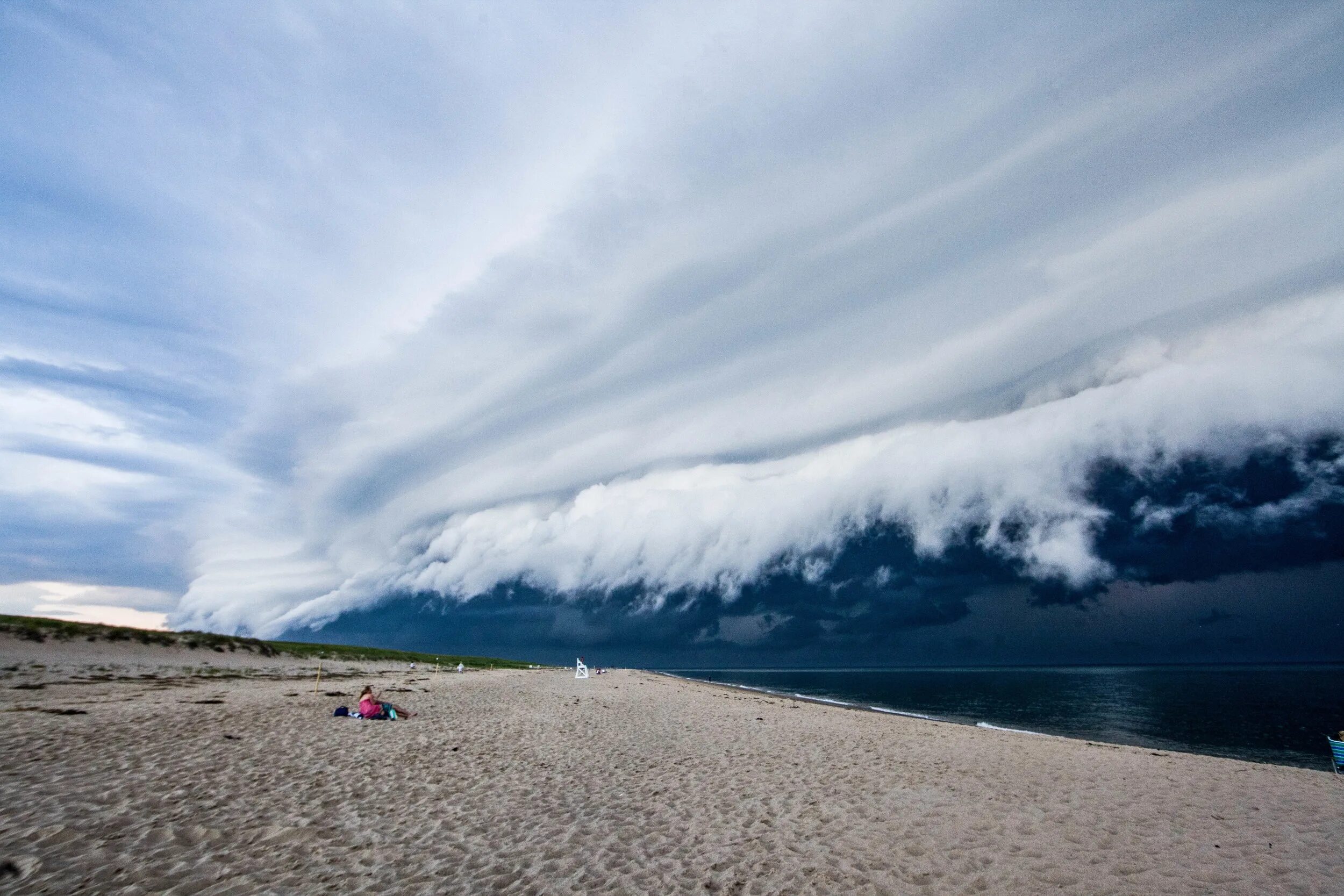 Пляж буря фото для фотошопа. Грозовые тучи над морем. Необычные явления на море. Rainbow over the seas. Какие атмосферные явления происходят в карибском море.