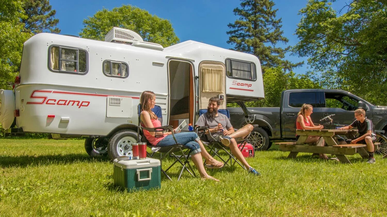 Fifth-Wheel Travel Trailer. Scamp 5th Wheel Hauler Interior. Not a 5th Wheel Trailer. Difference between Travel Trailer and Fifth Wheel.