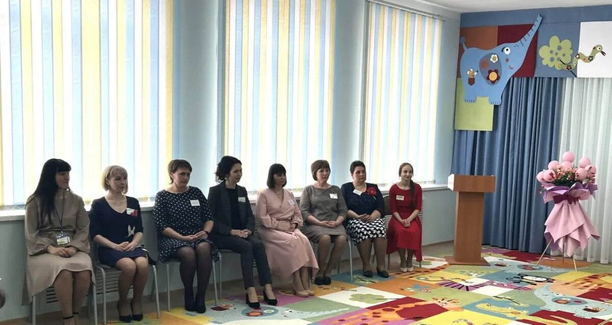 Конкурс нянек в детском саду. Няня в детском саду. Картинка детского сада 8 в галиче костромской. Конкурс самая лучшая няня в детском саду. Маникюр для няни в детском саду.