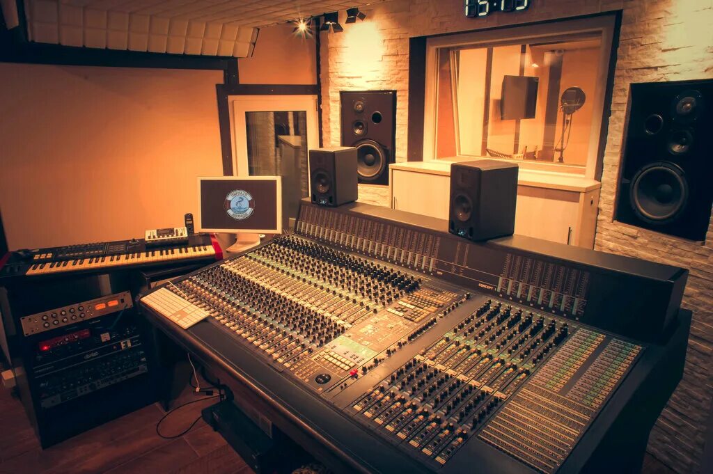 Captain records. Студия звукозаписи ссср. Просторная студия звукозаписи москва. Captain records. Captain records.