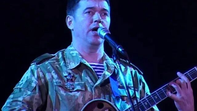 Я косынку затяну в узелок потуже. Косыночка песня. Я косынку завяжу караоке. Я касынкуьзавяжу в узелок потуже. Я косынку затяну в узелок потуже.