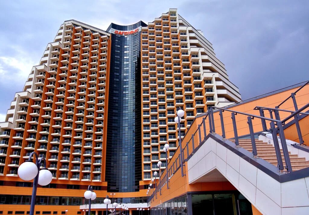 Апартаментный комплекс в сочи. Сан сити дагомыс. Почему закрыли дагомыс. Дагомыс. Дагомыс сочи.