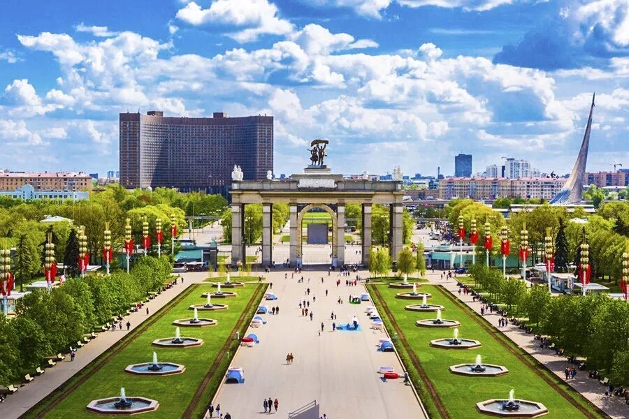 В Москве отели активно наращивают загрузку, а в Петербурге - средний тариф Турис