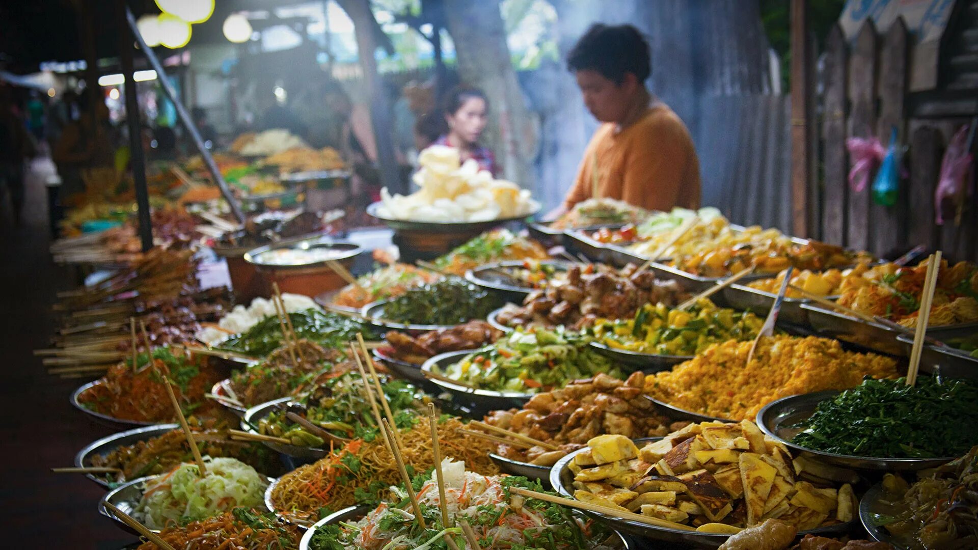 Thai streets. Пхукет макашницы. Стрит фуд Тайланд. Бангкок стрит фуд. Тайская еда Паттайя.