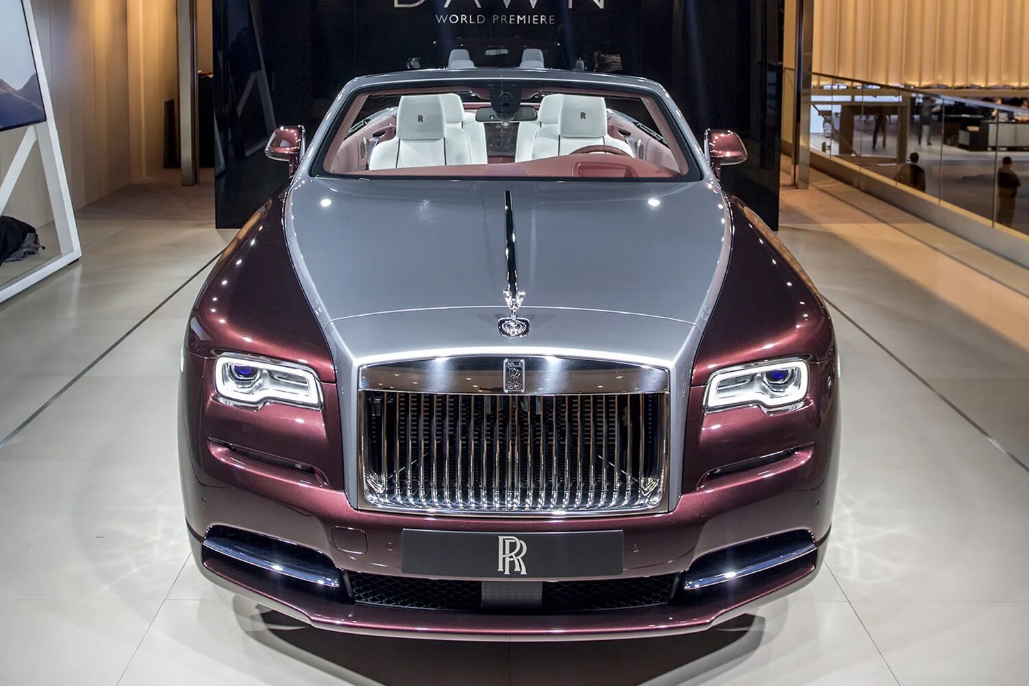 Роуз ройс машина. Rolls royce phantom 2019. Rolls royce phantom 2017. Роуз роуз машина. Пинк пинк роллс ройс.