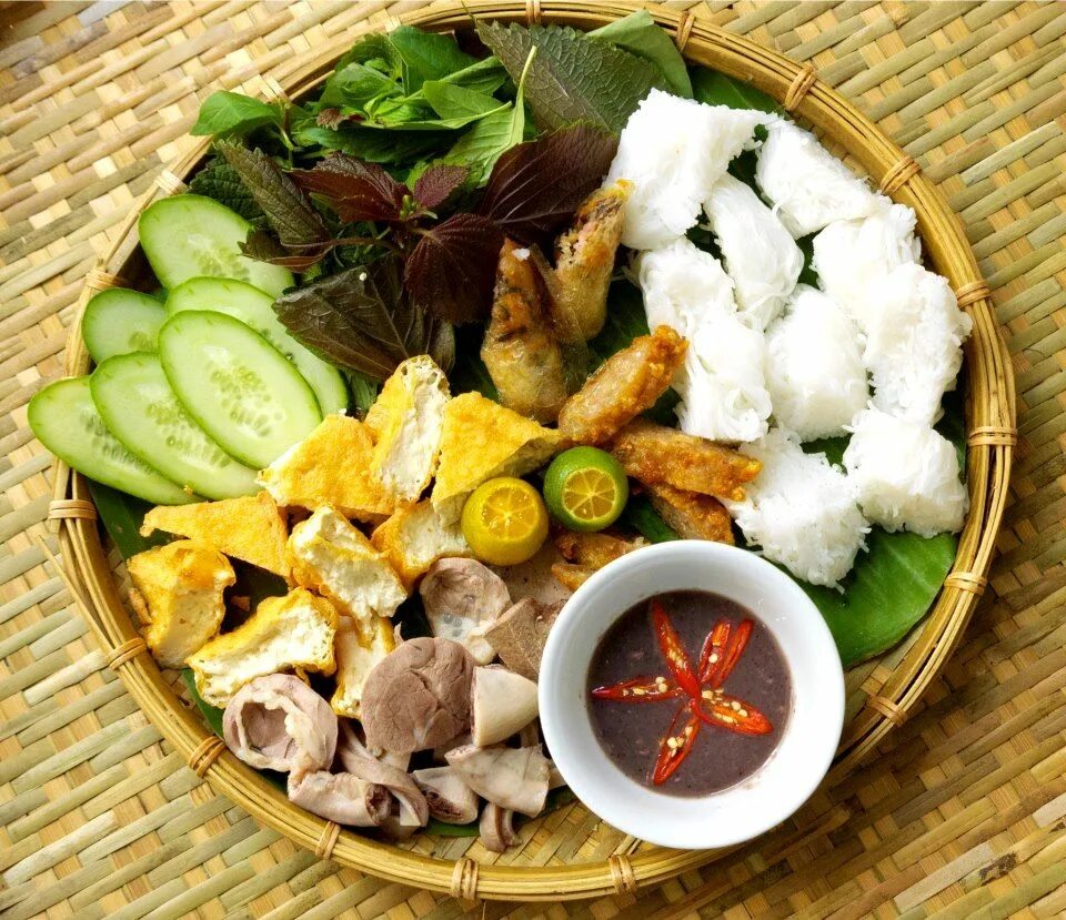 Вьетнамская кухня. Вьетнамская кухня национальные блюда. Грибы во вьетнамской кухне. Вьетнамская кухня диетическая.