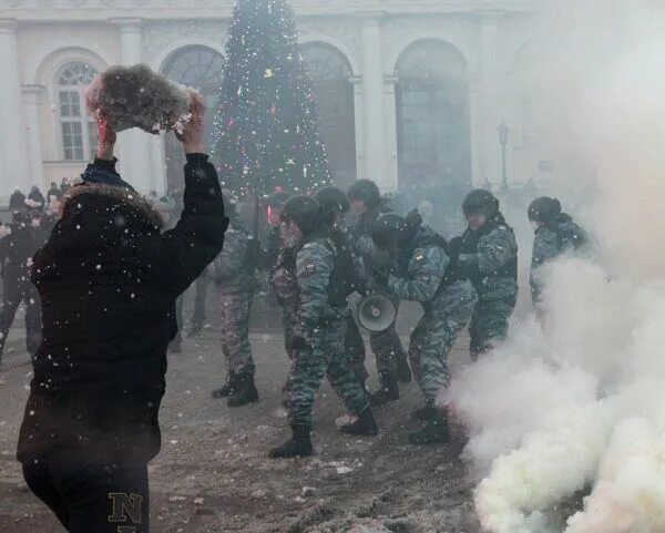 Бунт на Манежной площади 2010. Беспорядки на Манежной площади 2010. 11 Декабря 2010 Манежная площадь.