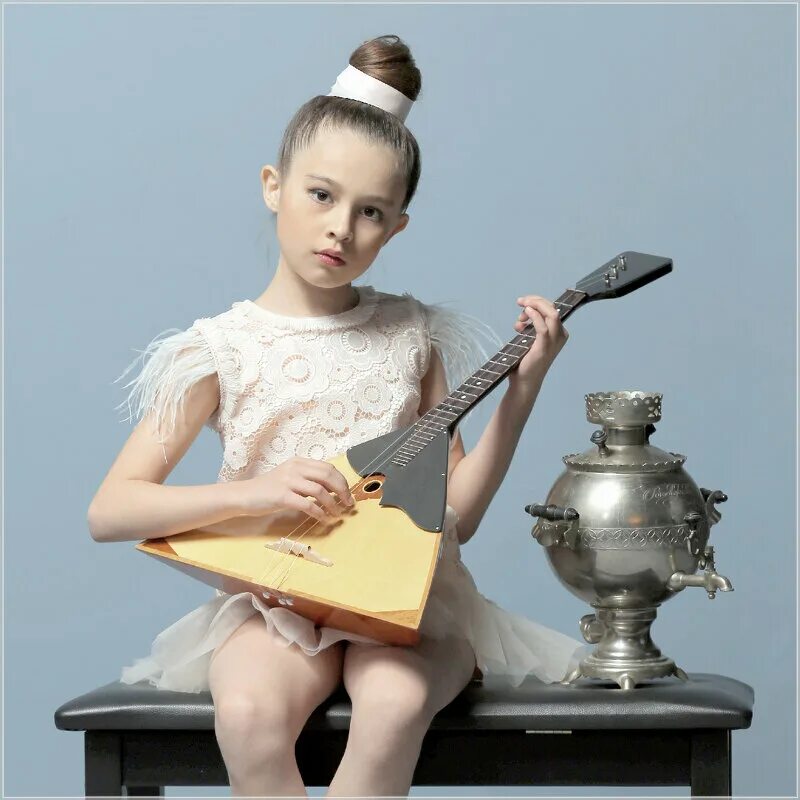 частушки про балалайку для детей. наигрыши на балалайке прима. балалаечка. балалайка в космосе. песня балалайку руку возьму.