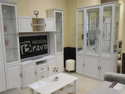 Шкаф витрина вудлайн