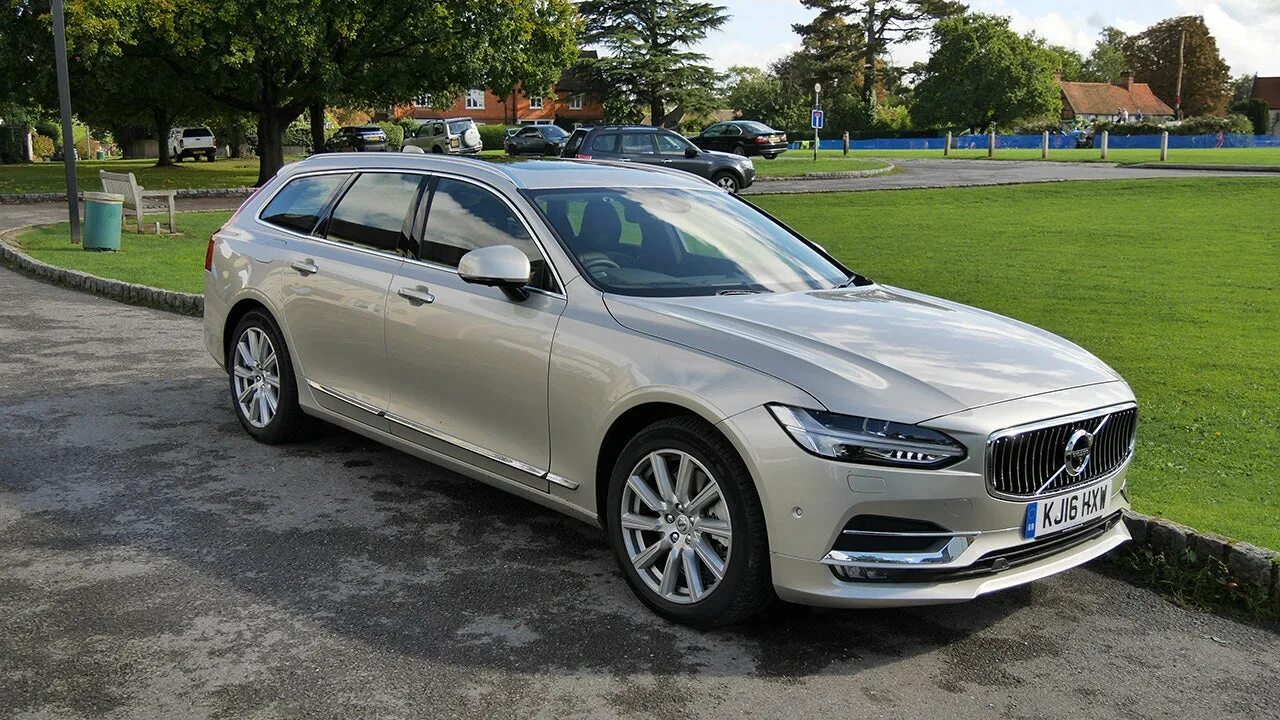 Volvo универсал 2021. Volvo v90 2024. Volvo v90 2024. Вольво v90 d5. Вольво в 90 нельсон.