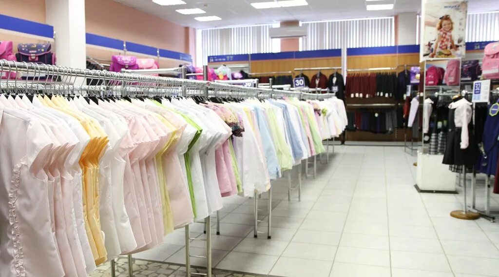 смена магазин одежды