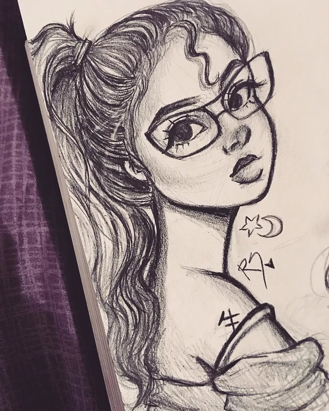 Необычные скетчи. Таня рисунок карандашом. Sketch ideas. Sketch ideas. Cameron mark скетчи.