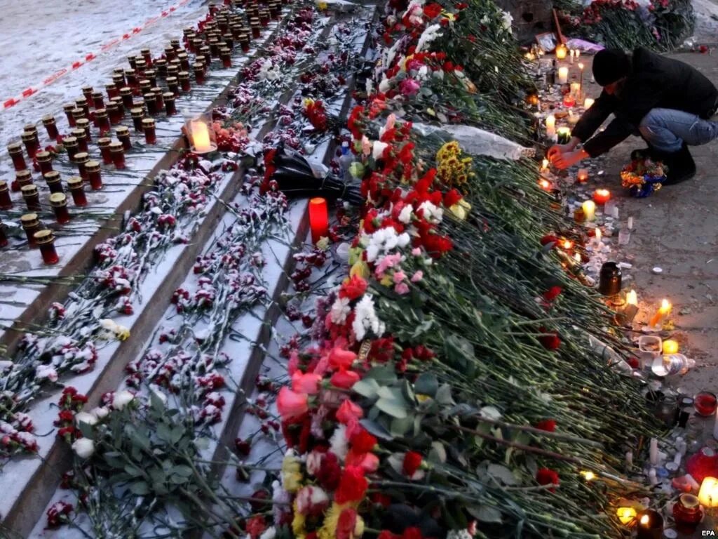 Пожар в белой лошади. Пожар в Пермском клубе Хромая лошадь в декабре 2009 года. Хромая лошадь Пермь 5.12.2009. Хромая лошадь Пермь пожар.