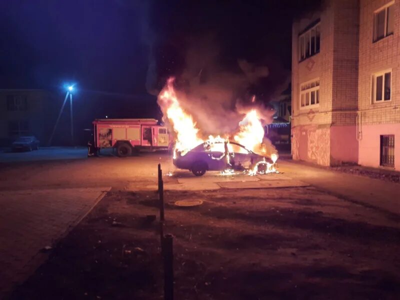 Взрывы в липецкой области сегодня утром. Лебедянь сгорела машина. Ночью в Лебедяни горела машина. Пожар в Лебедяни.