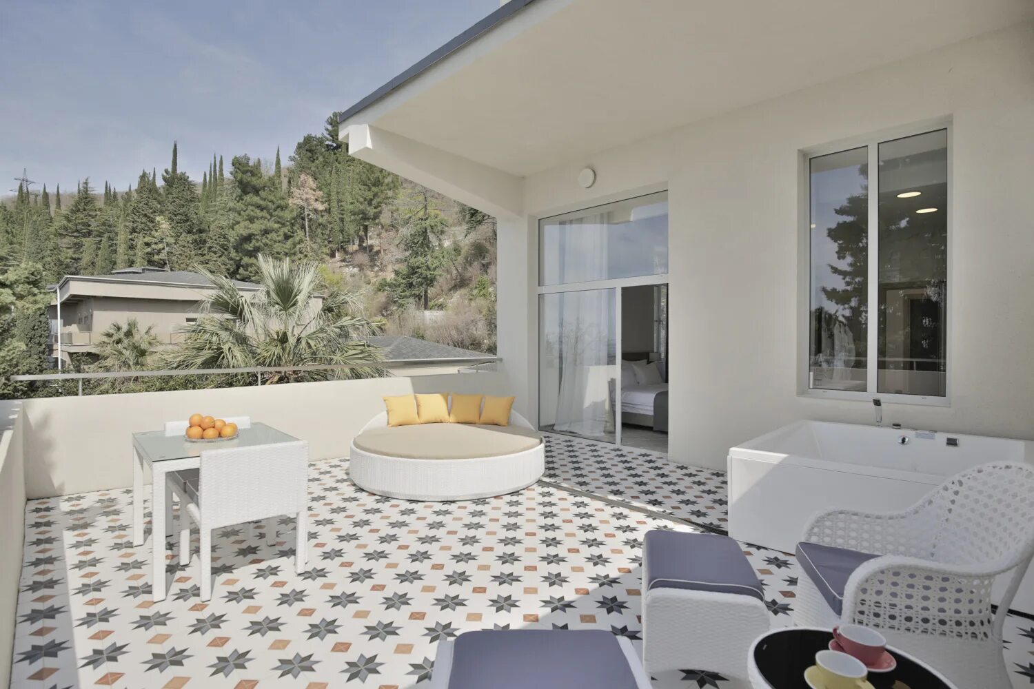 Garden resort gagra-отель есть comfort (garden view) с террасой. Санрайз гарден гагра. Санрайз гарден абхазия. Garden resort гагра фото. Отель гарден резорт гагра абхазия.