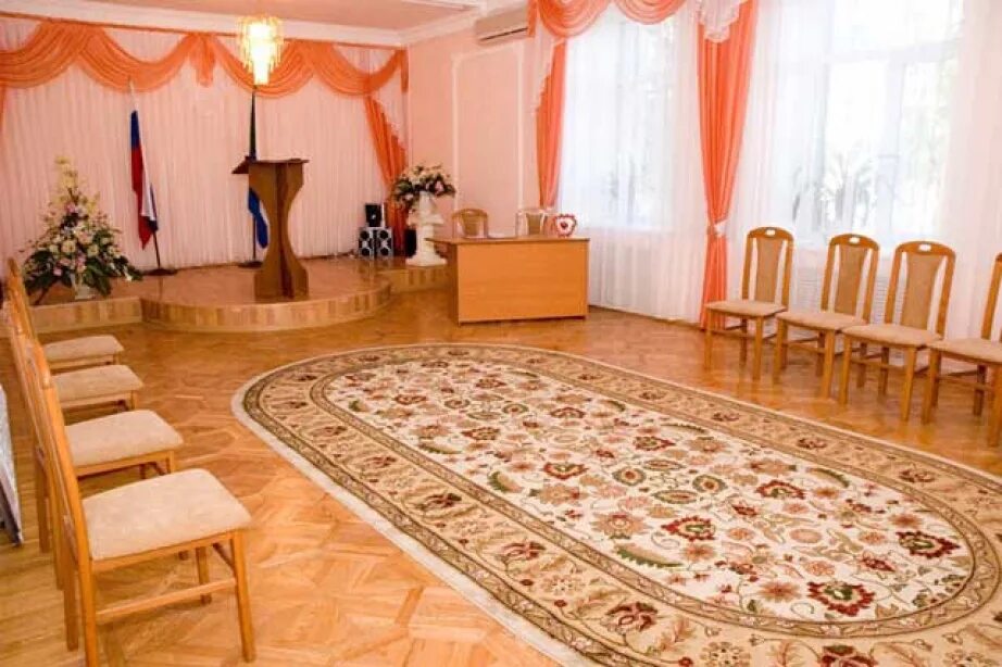 Работа загсов хабаровск. Дворец бракосочетания хабаровск пушкина. Загс жд района хабаровск. Загс пушкина 62 хабаровск. Загс краснофлотского района хабаровск.