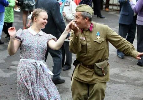 День победы моды