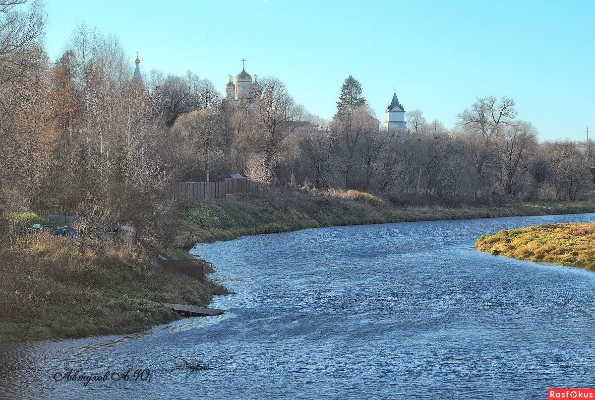 река в можайске. лужецкий монастырь москва река. можайский кремль. ферапонтов монастырь можайск зимой. лужецкий монастырь в можайске зимой.