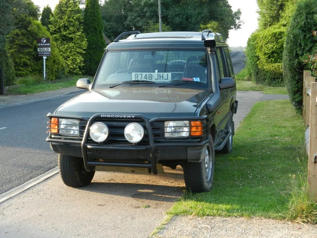 Купить дискавери 1. Ровер Дискавери 1. Land Rover Discovery 1 300 TDI. Ленд Ровер Дискавери 1 поколения. 2004 Land Rover Discovery 1.