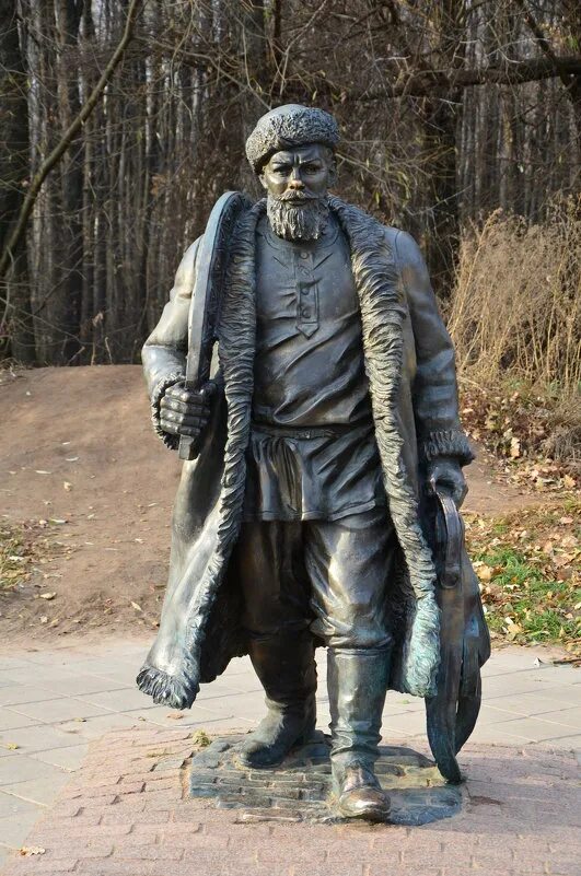 долгопрудный скульптура ямщик. ямщиков памятник. иркутская область город зима памятники. памятник заблудившемуся ямщику долгопрудный. ямщиков памятник.