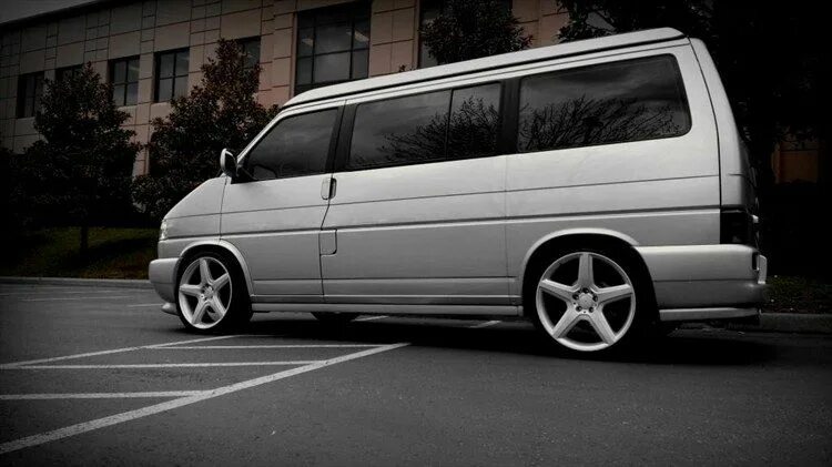 VW t4 Multivan Tuning. Volkswagen Transporter t4 на дисках. Серебристый Volkswagen Transporter t4. Фольксваген т4 белый.