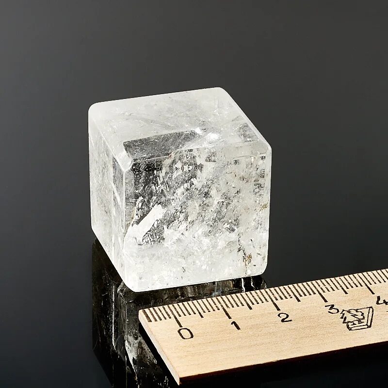 Кубические минералы. Кубические кристаллы. Флюорит габитус. Пирит / минерал. Кубический горный хрусталь.