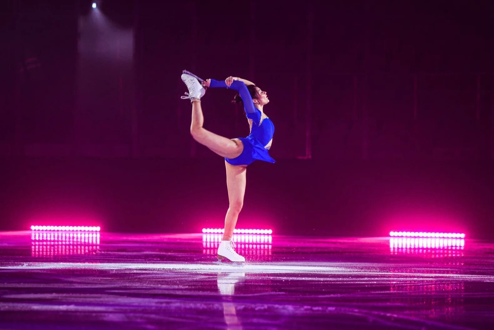 Фигуристы ягудин костомаров авербух. Шоу авербуха череповец. Фигуристы ильи авербуха. Шоу авербуха череповец. Шоу авербуха череповец.