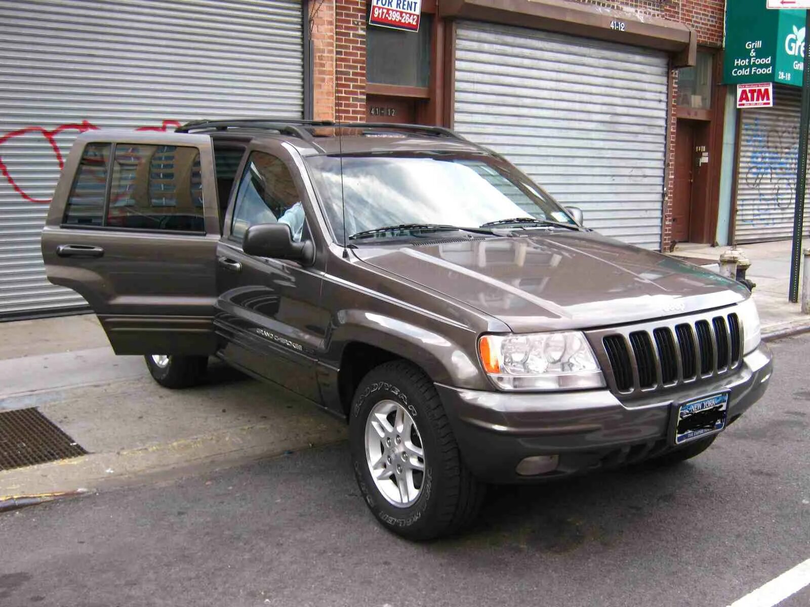 Джип 2000 года. Джип Чероки 2000. Гранд Чероки 2000г. Jeep Grand Cherokee Laredo 2000. Jeep Grand Cherokee 2000 год.